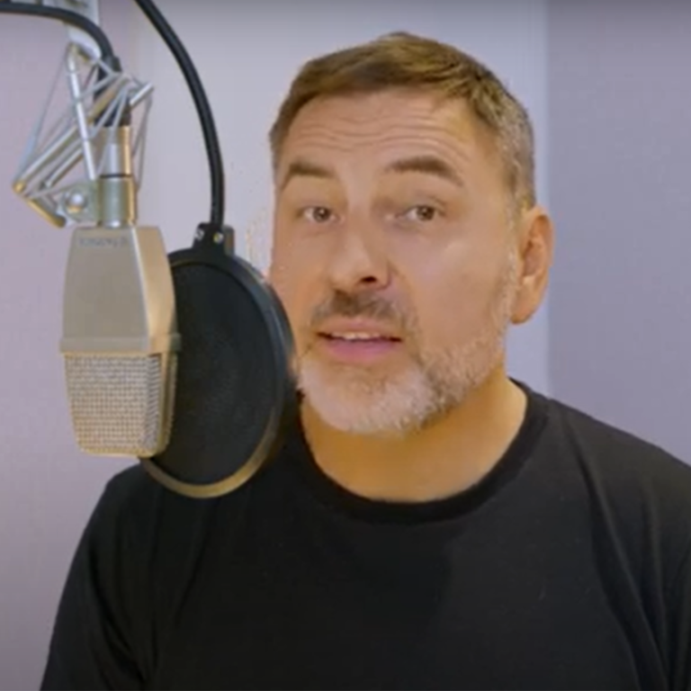 David Walliams reads an exclusive new extract from CODE NAME BANANAS!